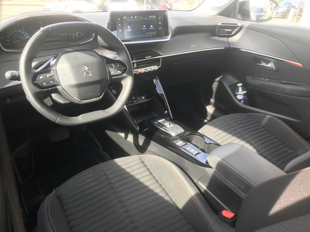 Peugeot e-208 — 29