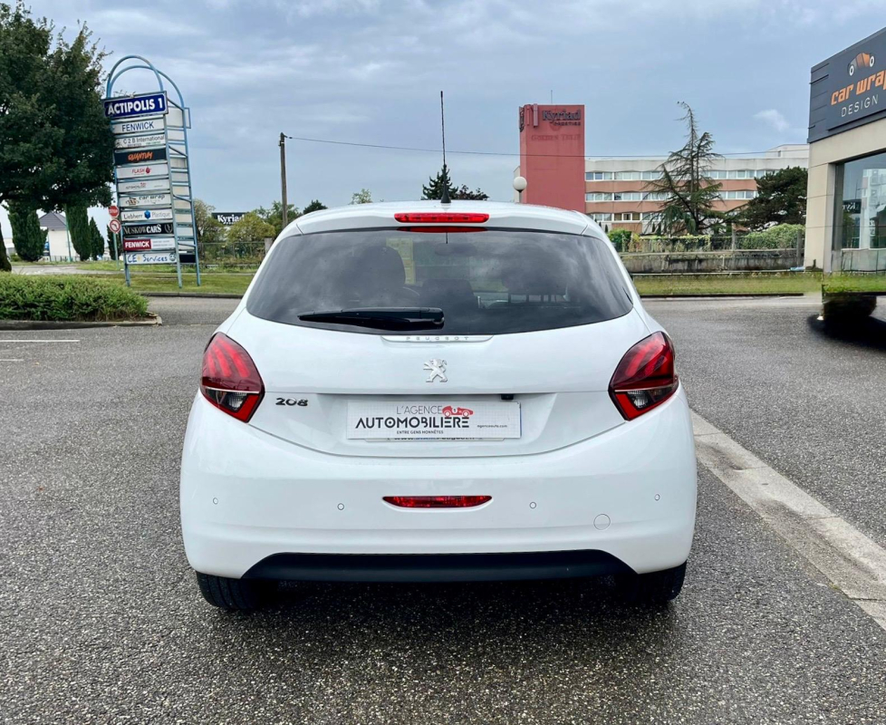 Peugeot 208 — 7