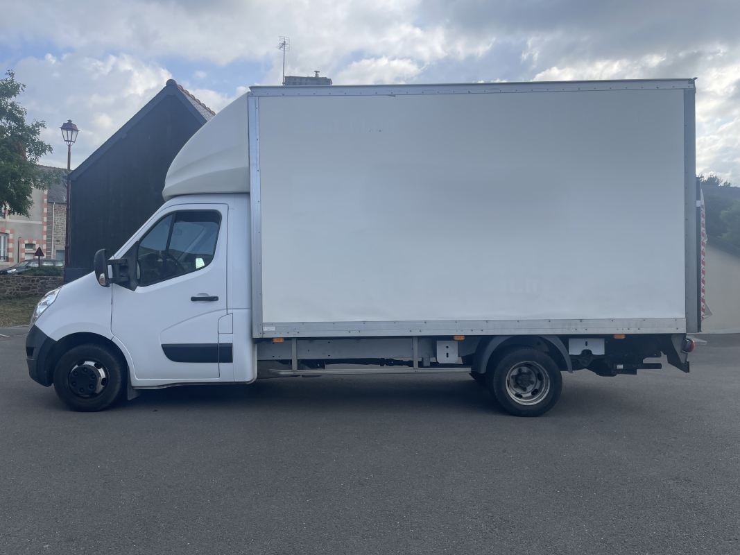 Renault Master — 3