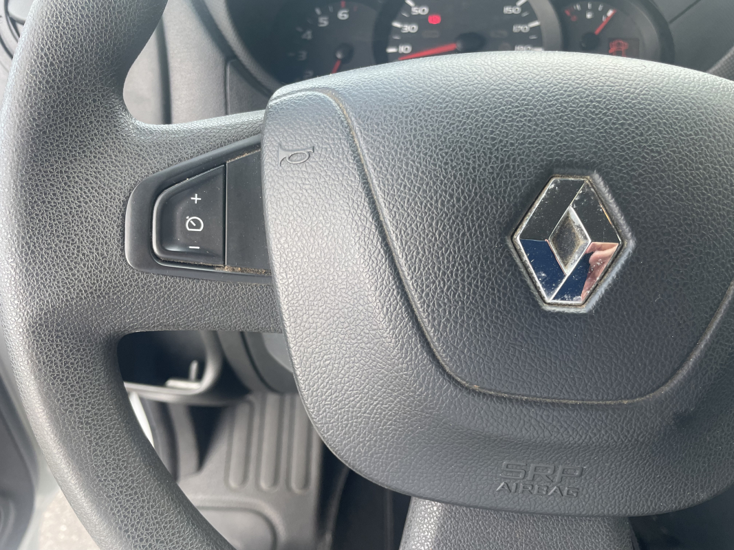 Renault Master — 20