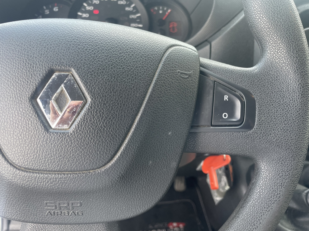 Renault Master — 22