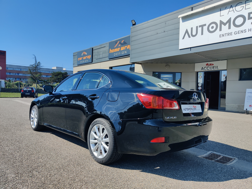 Lexus IS — 13