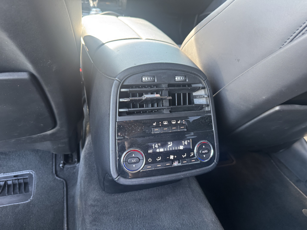 Maserati Quattroporte — 19