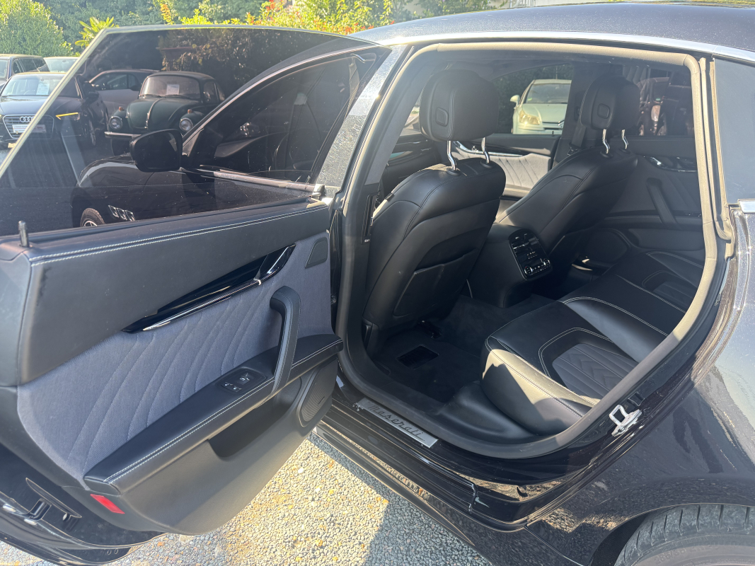 Maserati Quattroporte — 12