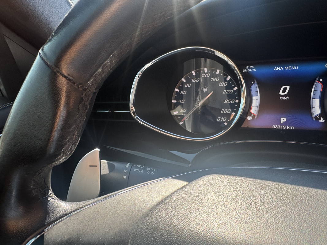 Maserati Quattroporte — 24