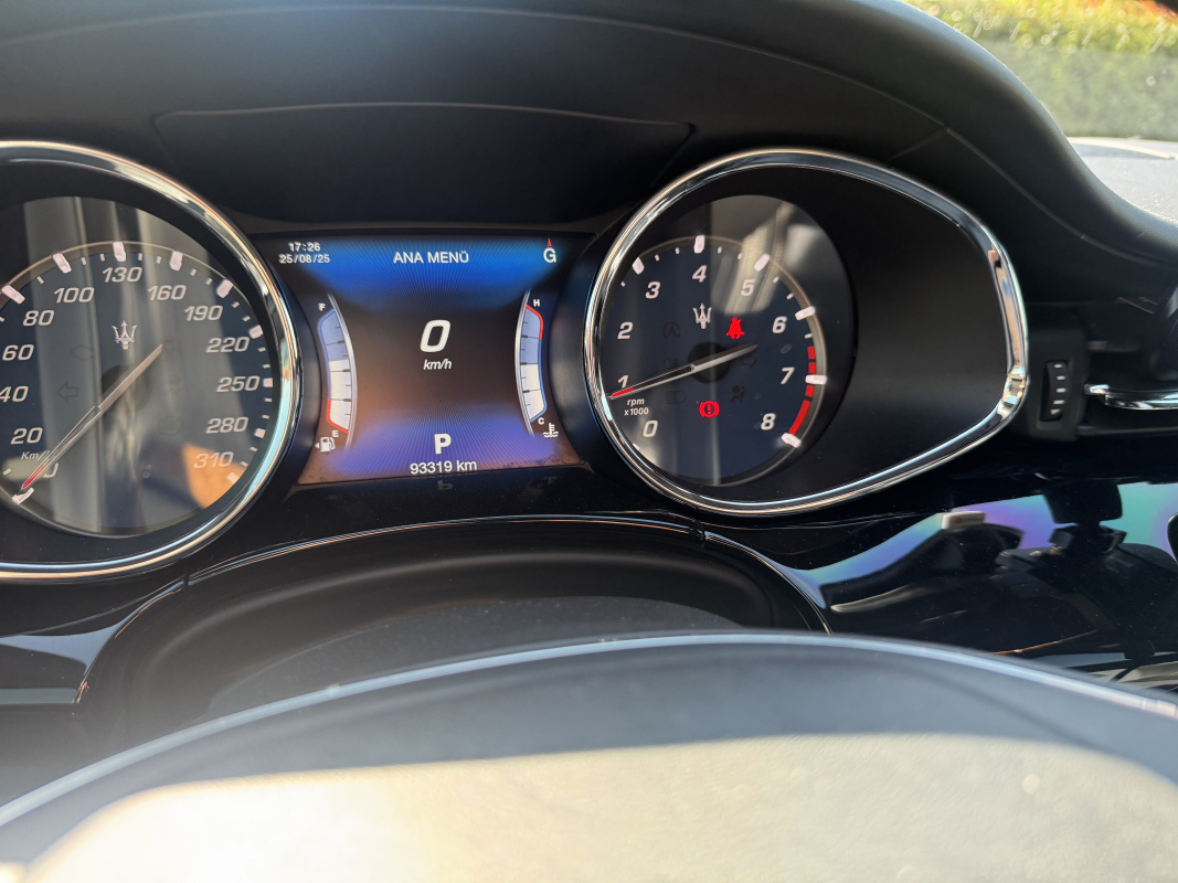 Maserati Quattroporte — 16