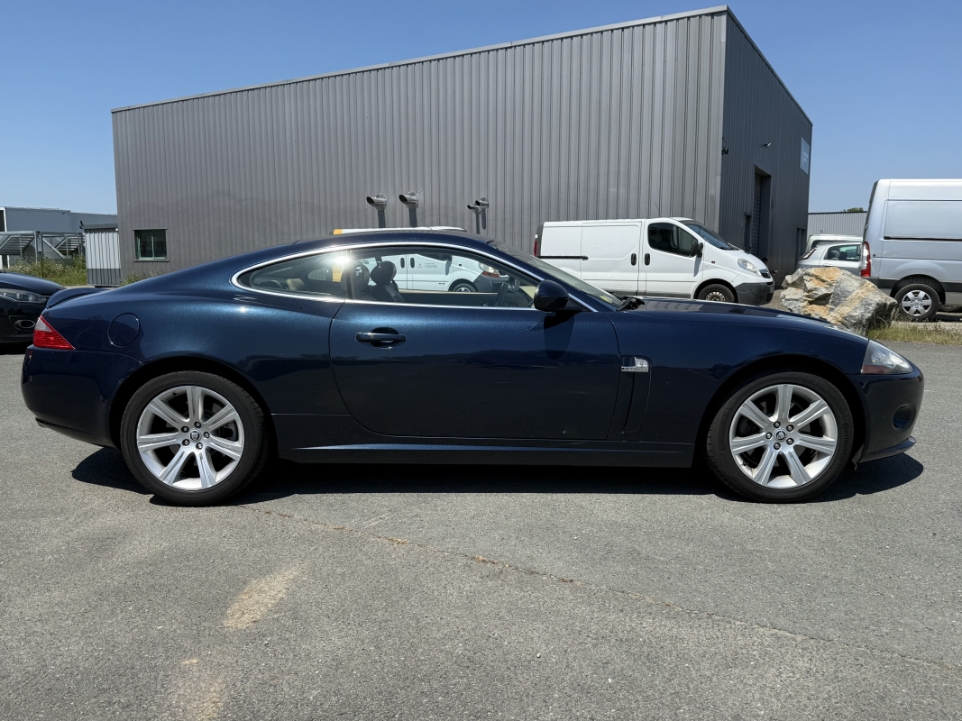 Jaguar XK — 4