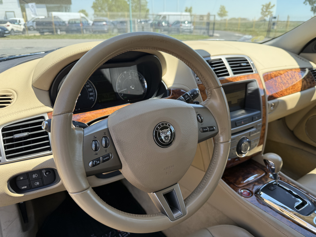 Jaguar XK — 17