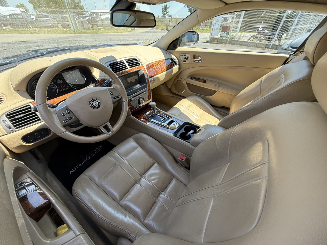 Jaguar XK — 9