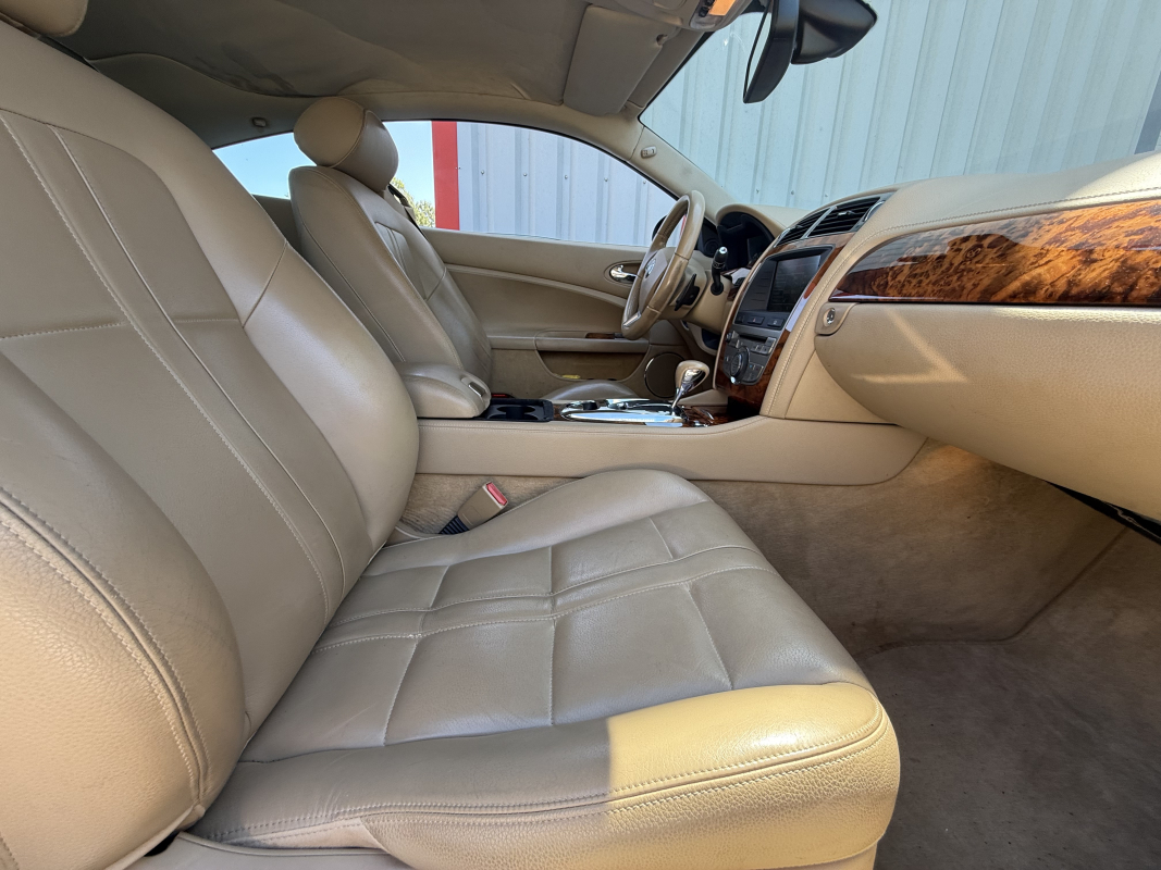 Jaguar XK — 12