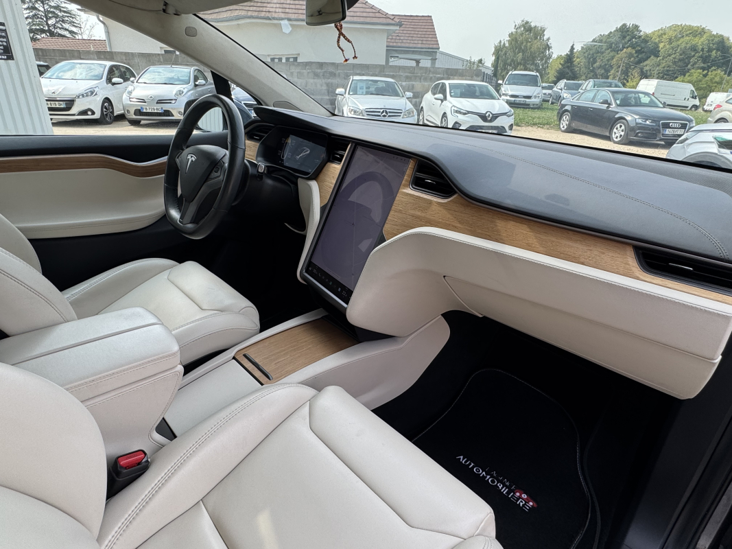 Tesla Model X — 13