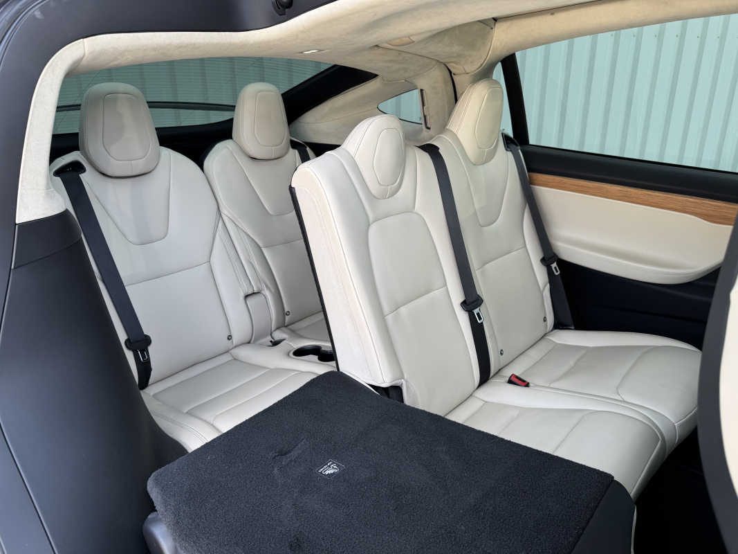 Tesla Model X — 17