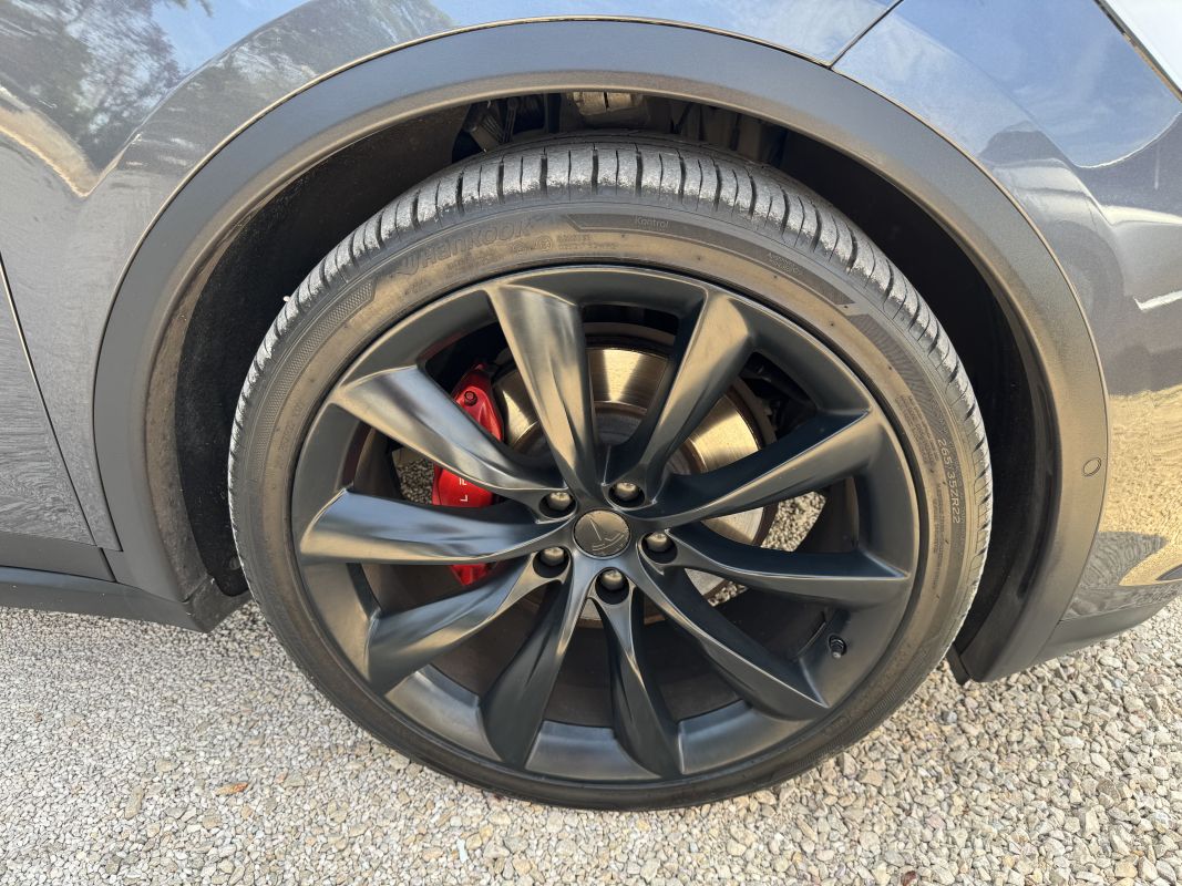 Tesla Model X — 21