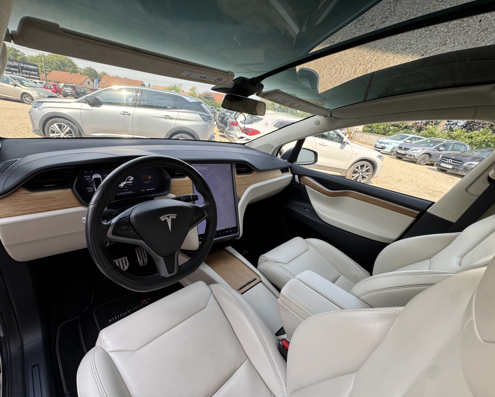 Tesla Model X — 9