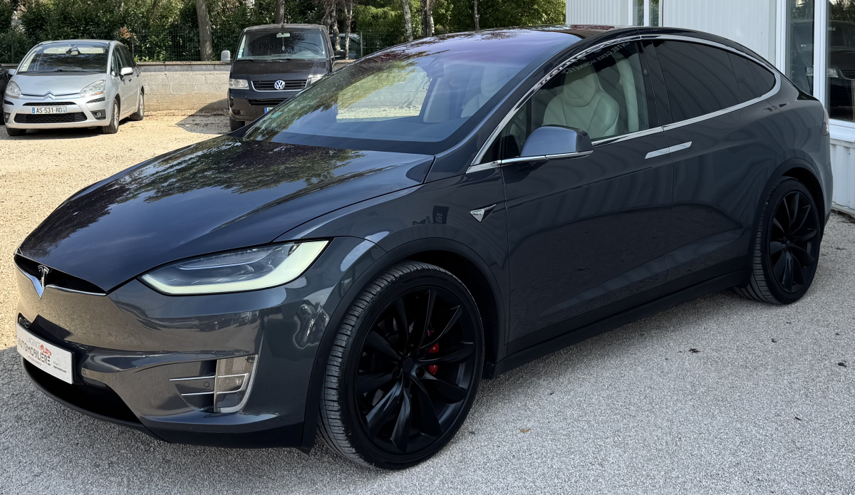 Tesla Model X — 3