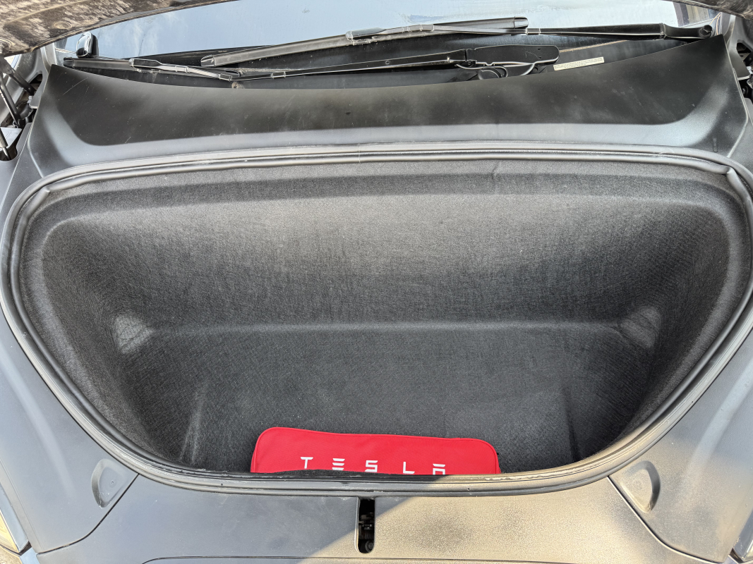 Tesla Model X — 20