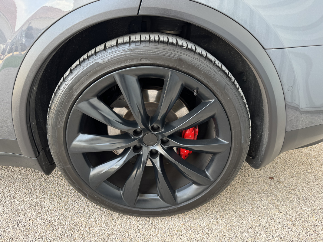Tesla Model X — 22