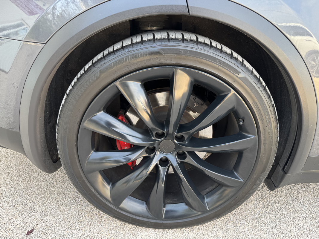 Tesla Model X — 23