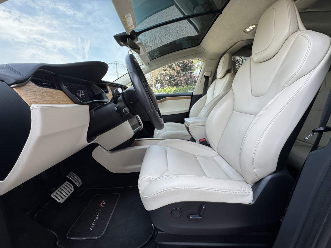 Tesla Model X — 8
