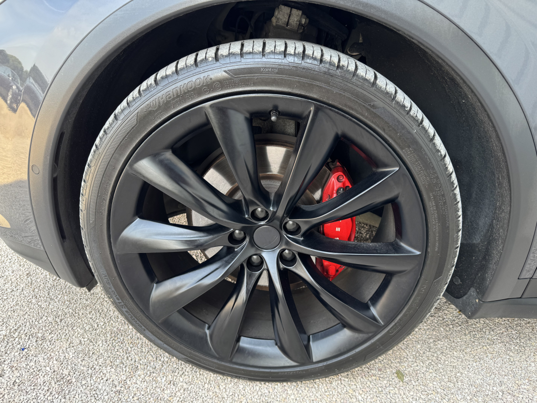 Tesla Model X — 24