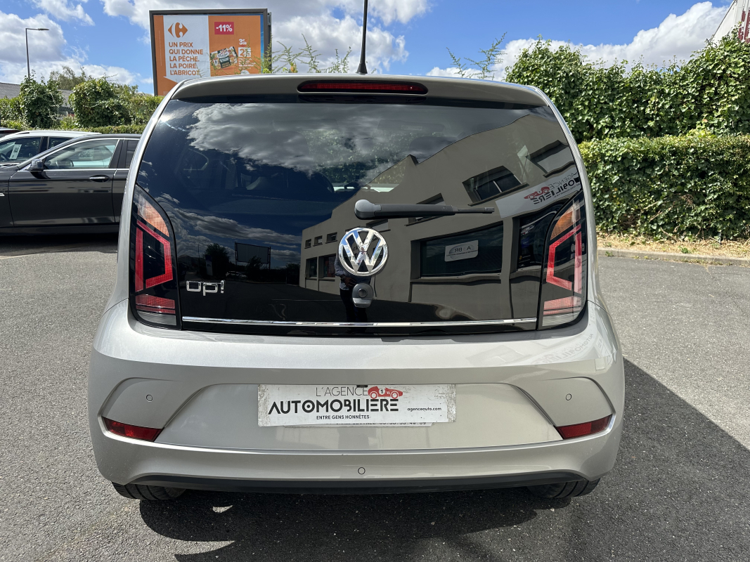 Volkswagen UP — 4