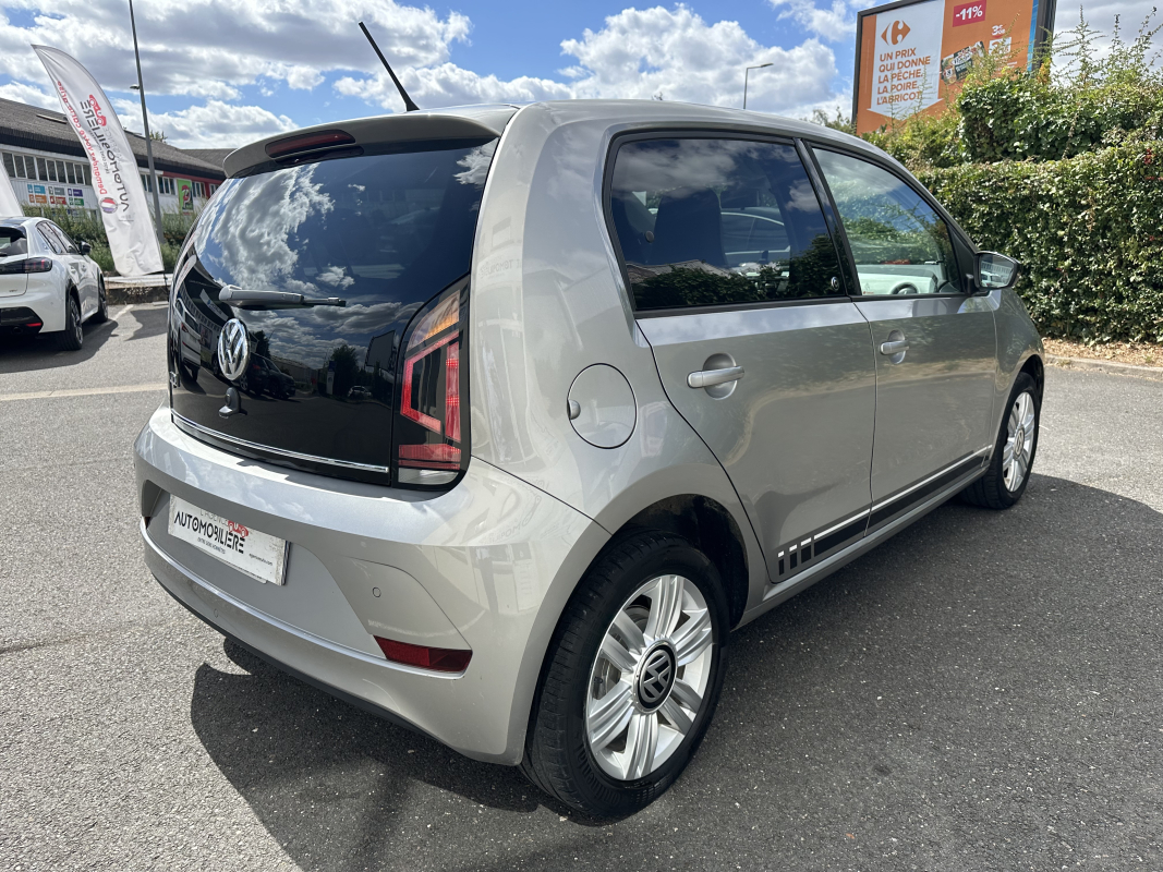 Volkswagen UP — 5