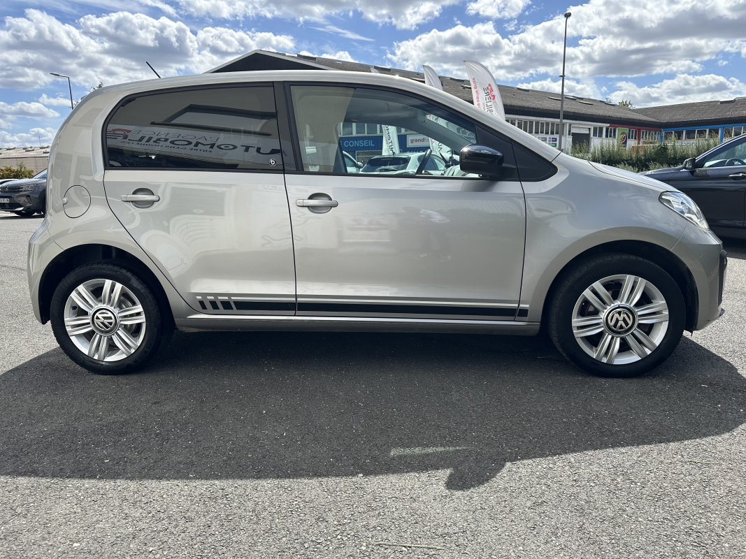 Volkswagen UP — 6