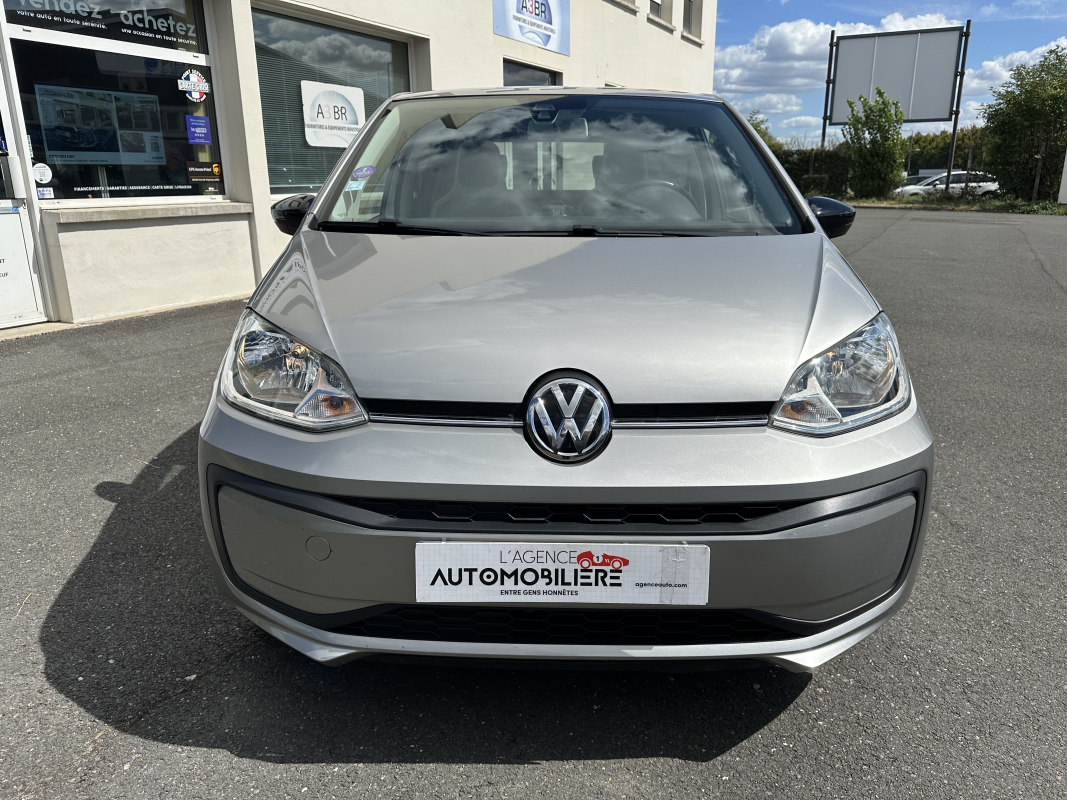 Volkswagen UP — 8