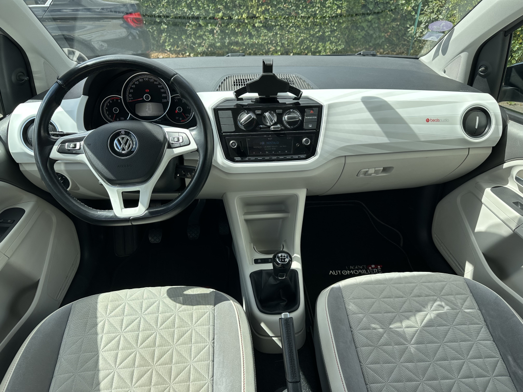 Volkswagen UP — 16