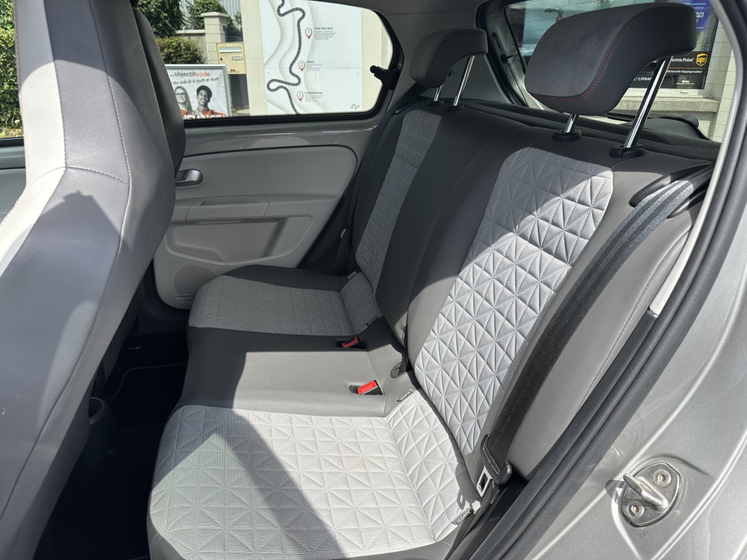 Volkswagen UP — 15