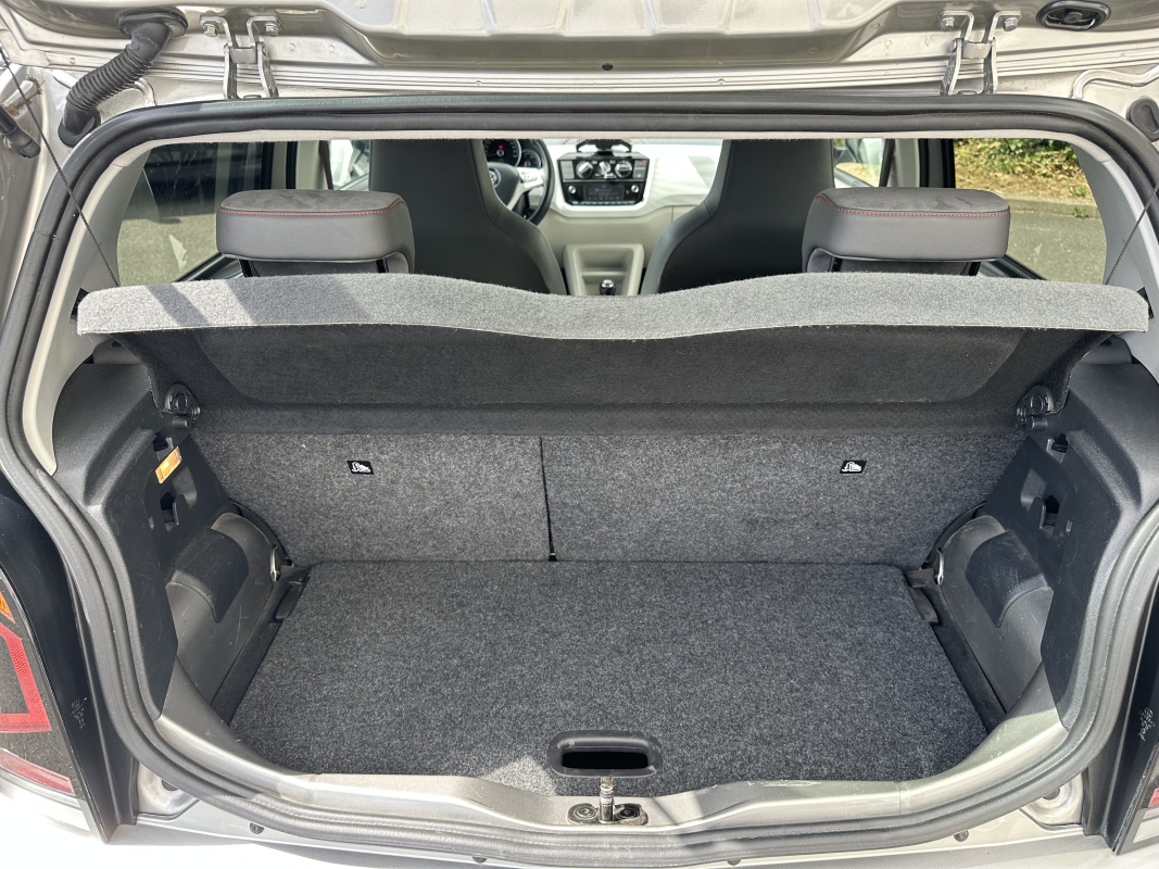 Volkswagen UP — 14