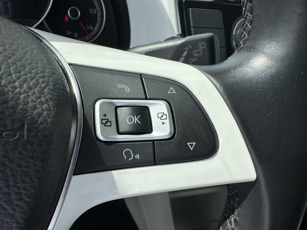 Volkswagen UP — 23