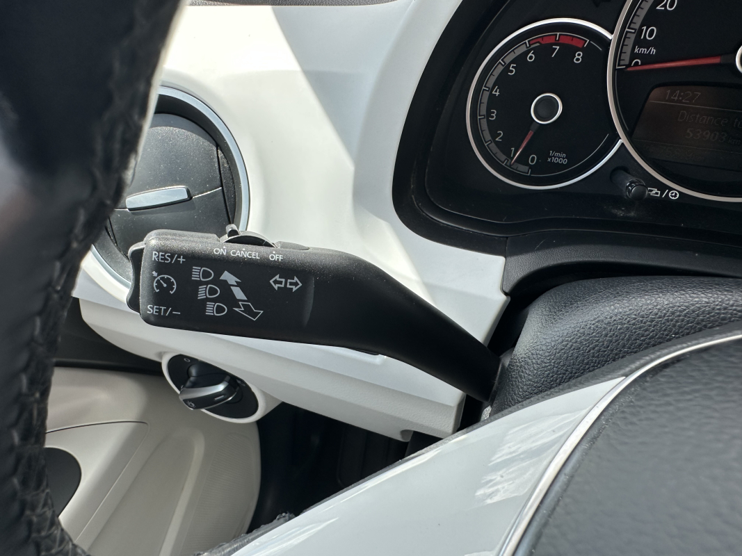 Volkswagen UP — 26