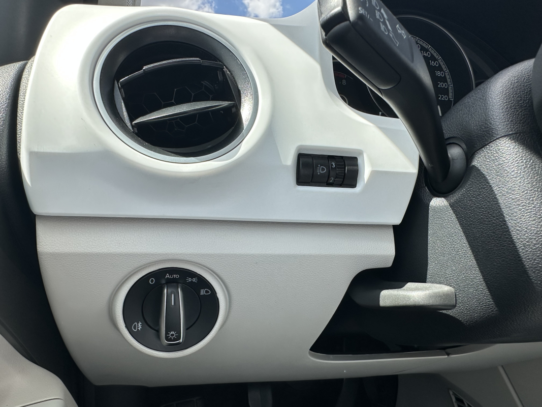 Volkswagen UP — 27