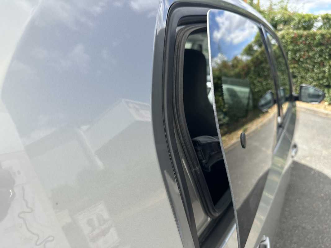 Volkswagen UP — 37