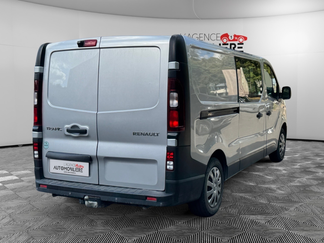 Renault Trafic Combi — 8