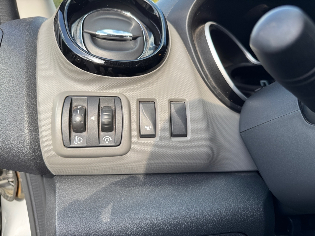 Renault Trafic Combi — 14