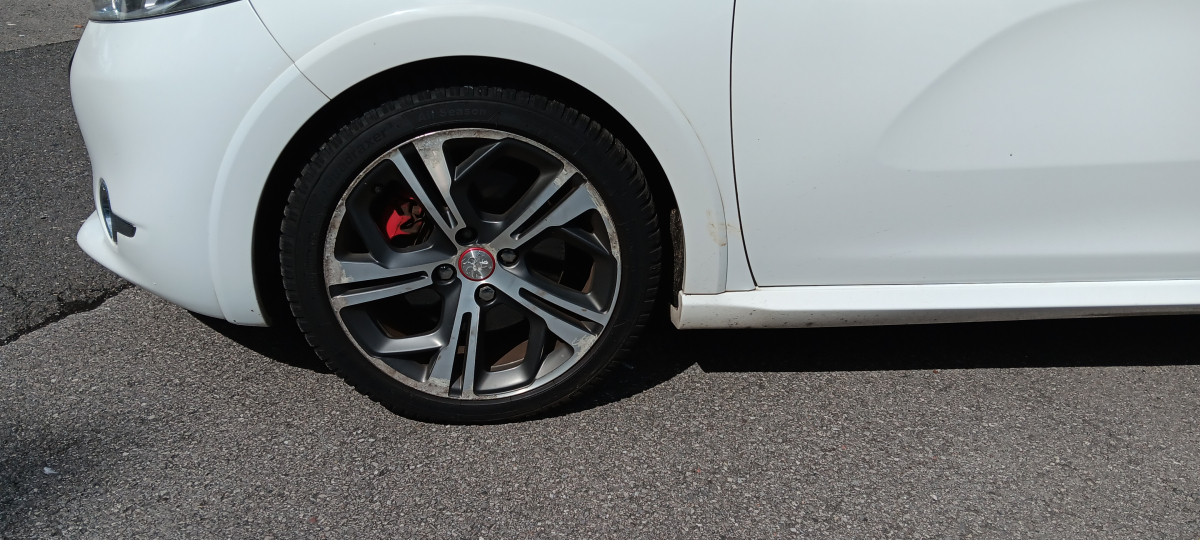 Peugeot 208 — 20