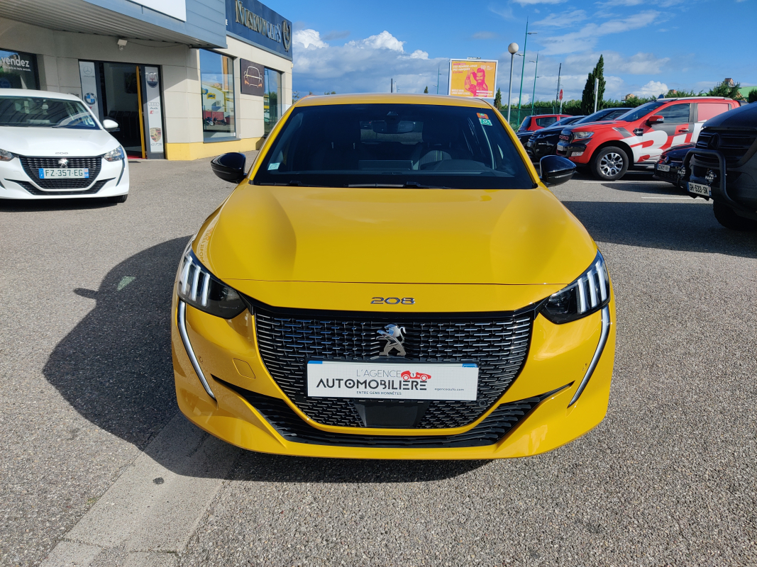 Peugeot 208 — 3