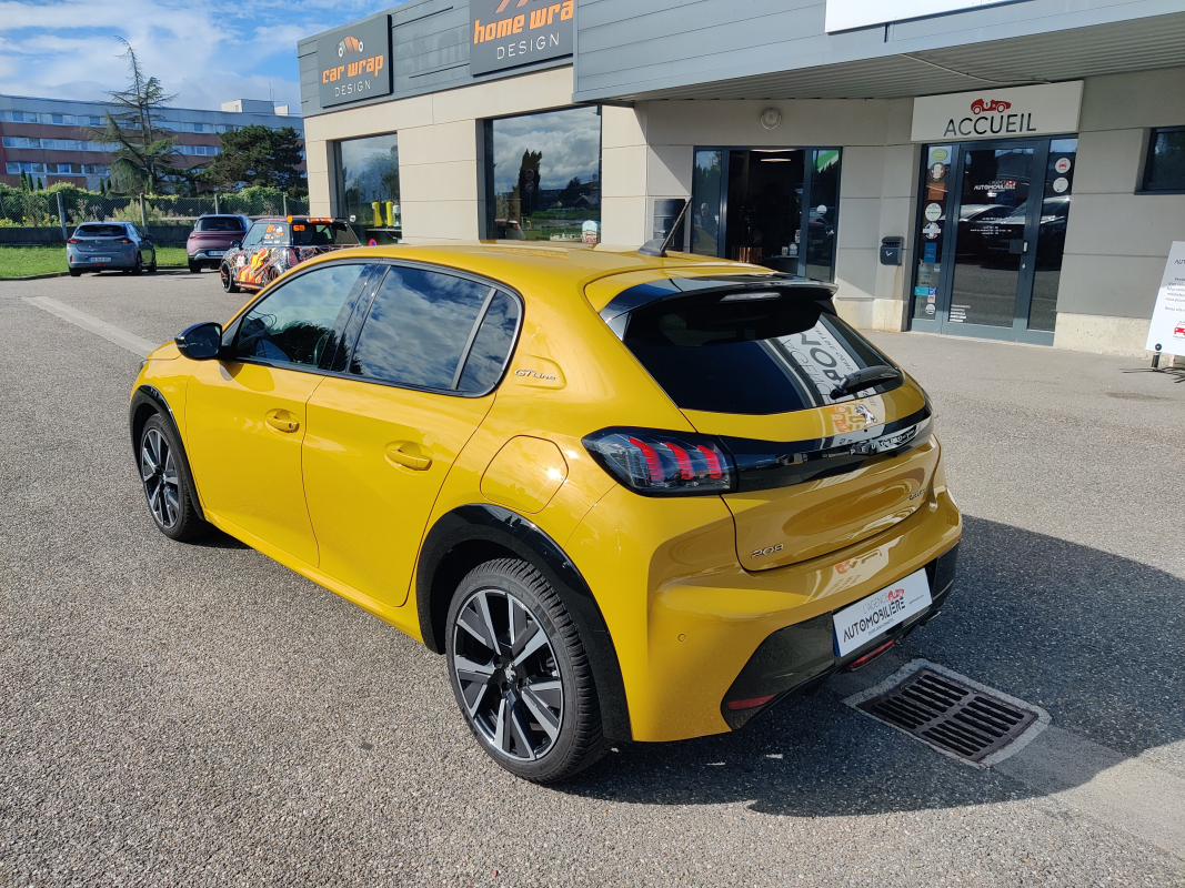 Peugeot 208 — 13