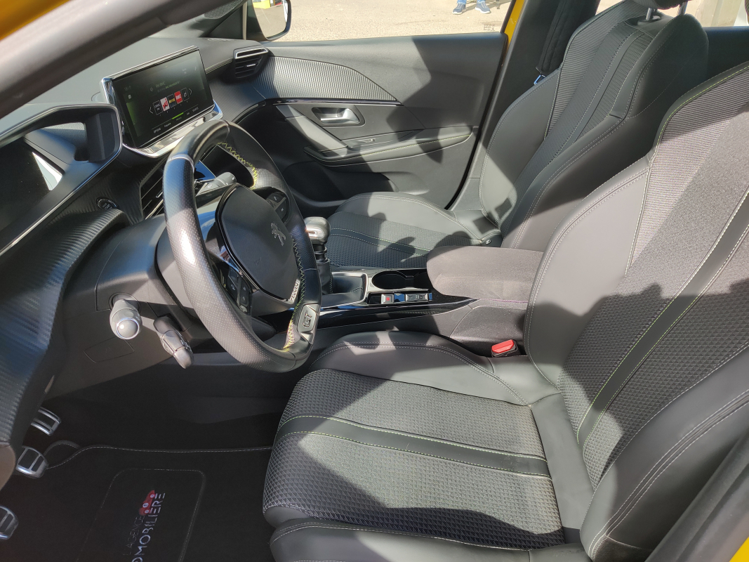 Peugeot 208 — 25