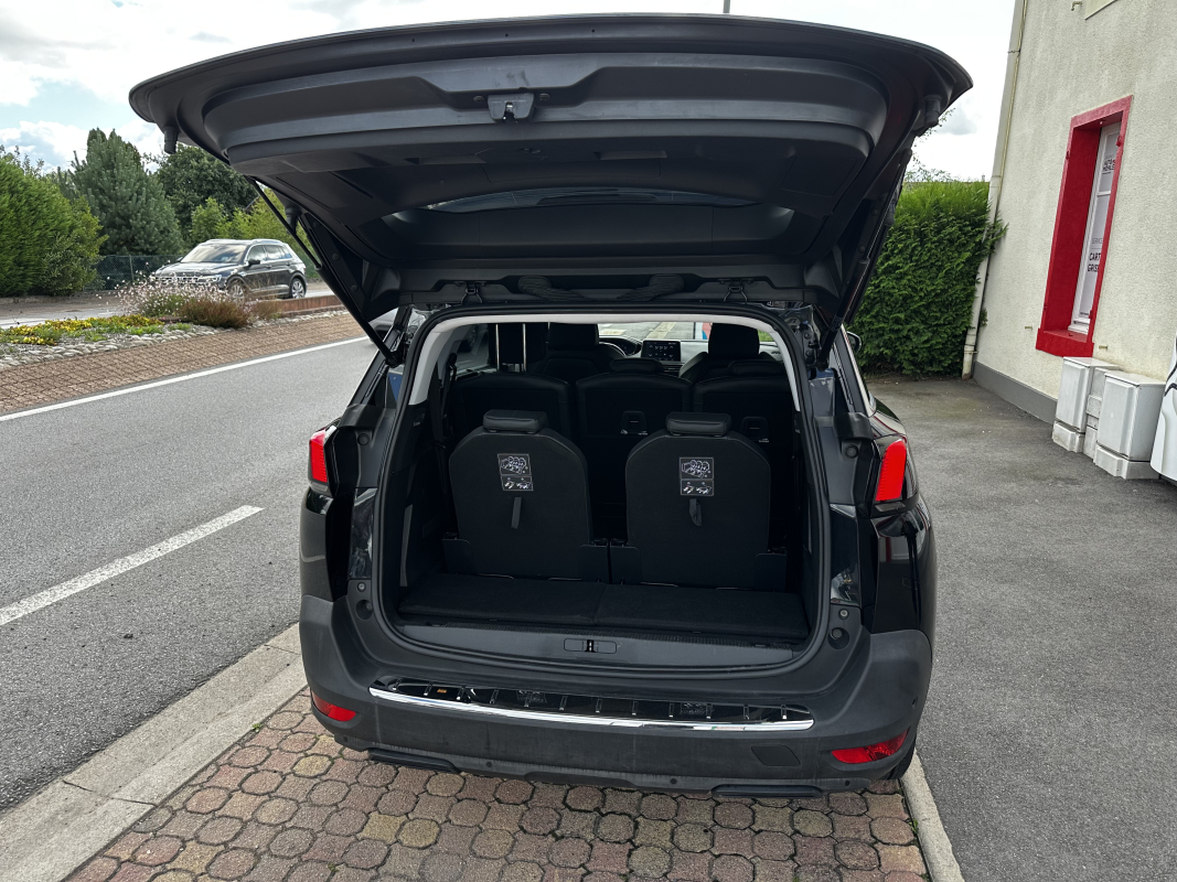 Peugeot 5008 — 23