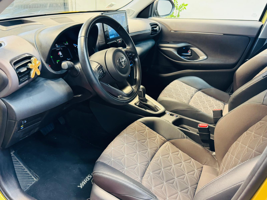 Toyota Yaris — 11