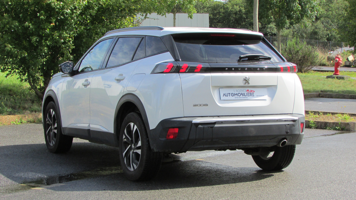 Peugeot 2008 — 4
