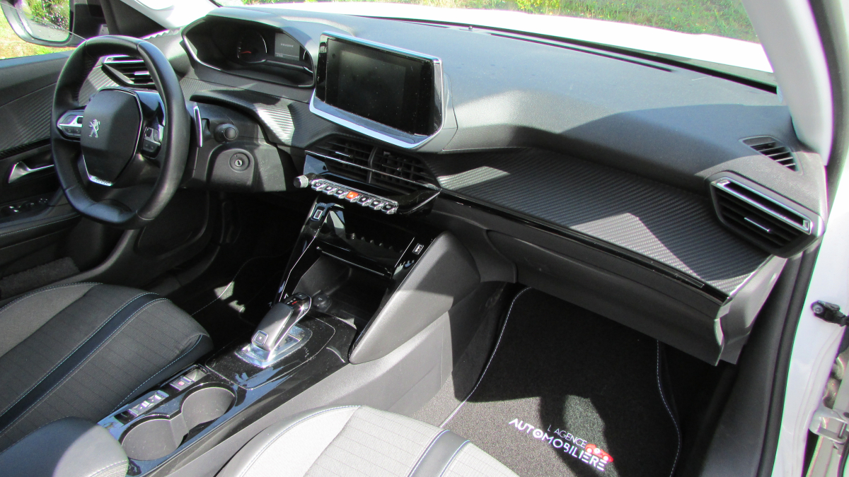 Peugeot 2008 — 11