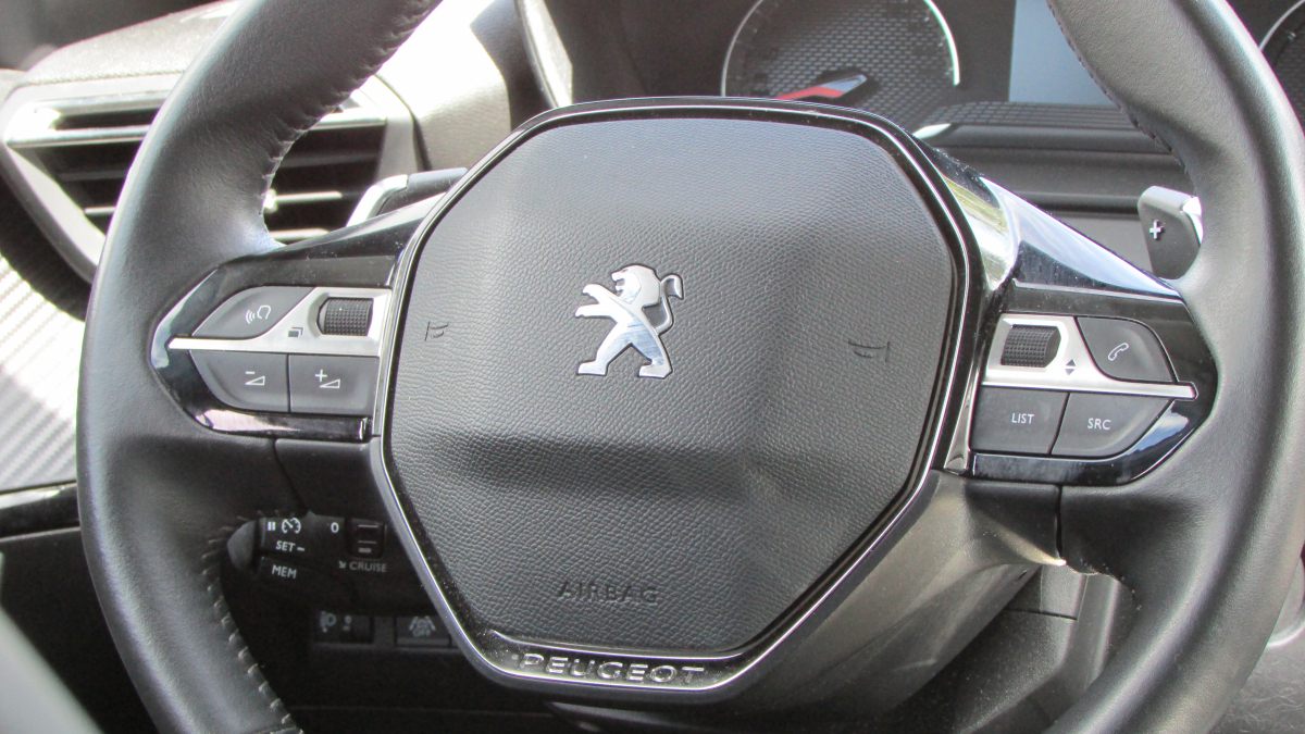 Peugeot 2008 — 15