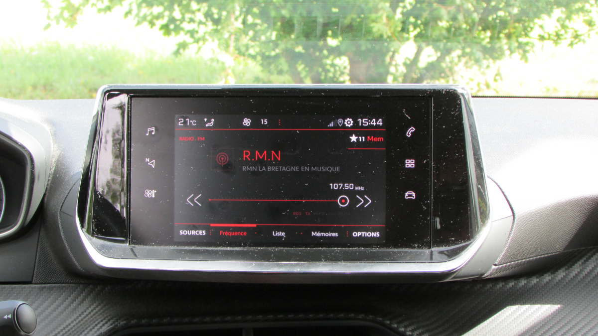 Peugeot 2008 — 18