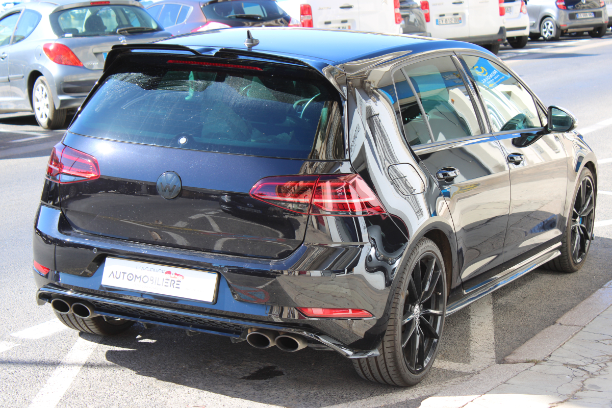 Volkswagen Golf — 4