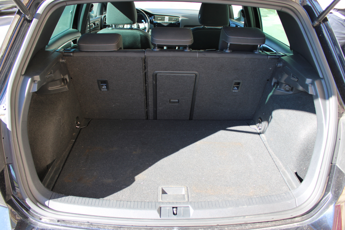 Volkswagen Golf — 29