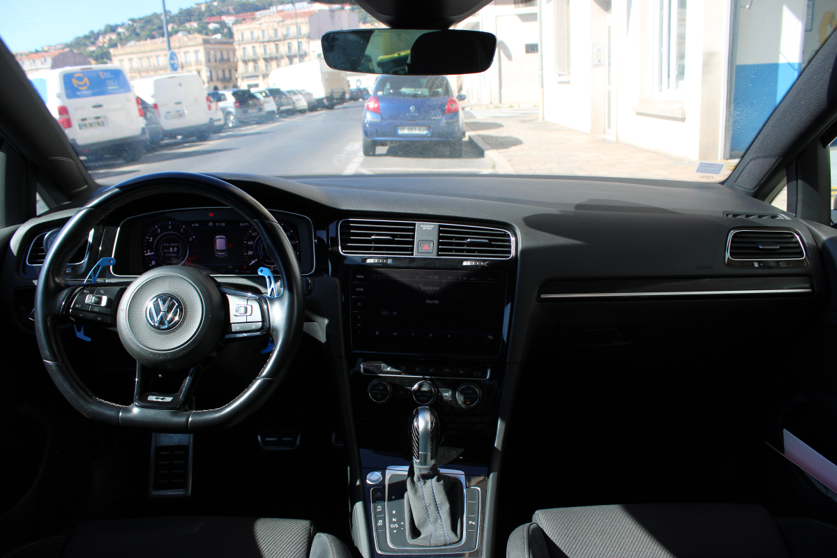 Volkswagen Golf — 9